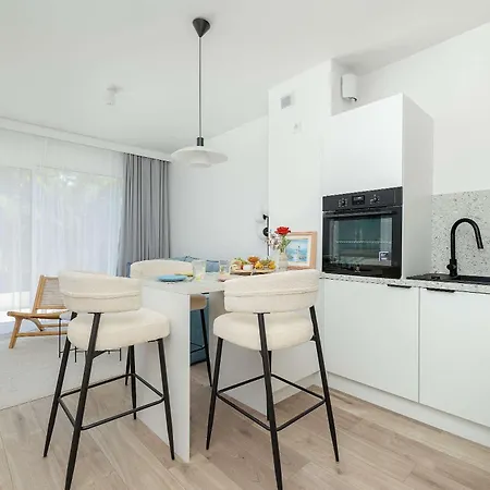 Apartmán Sunny With A Balcony & Parking Near The In By Renters