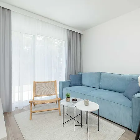 Apartmán Sunny With A Balcony & Parking Near The In By Renters *