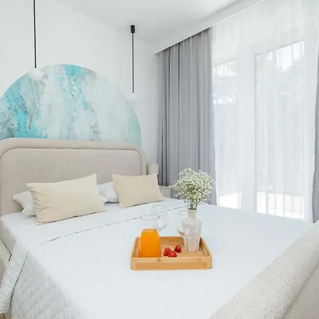 Apartmán Sunny With A Balcony & Parking Near The In By Renters Międzywodzie